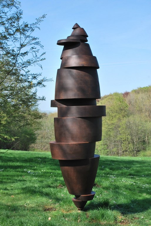 Sculpture Monumentale de Félix Valdelièvre, exposée à la Galerie Beukenhof en 2018